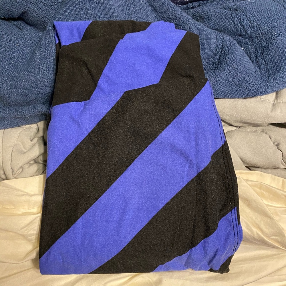 Lularoe horizontal stripes leggings OS